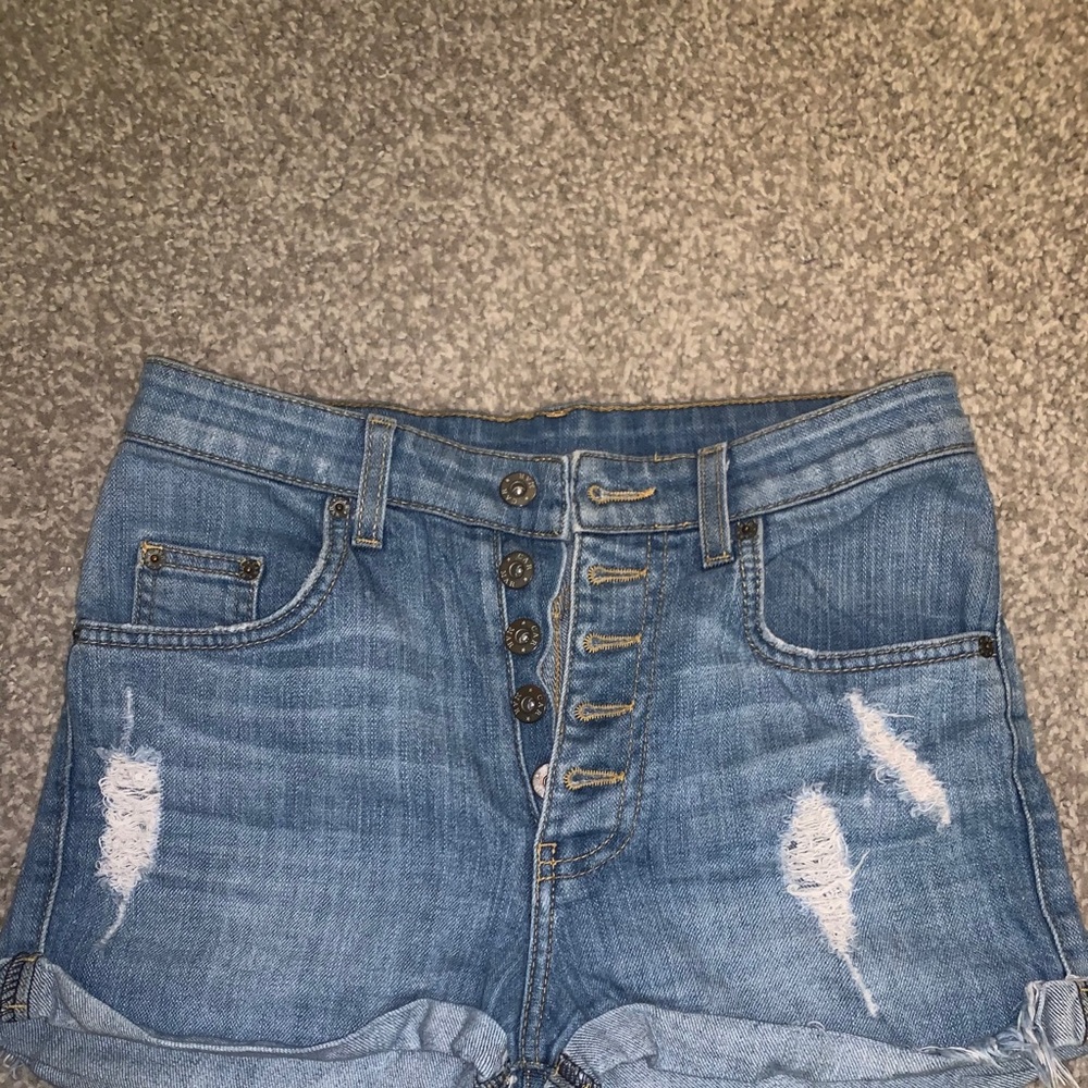 Carnage jean shorts